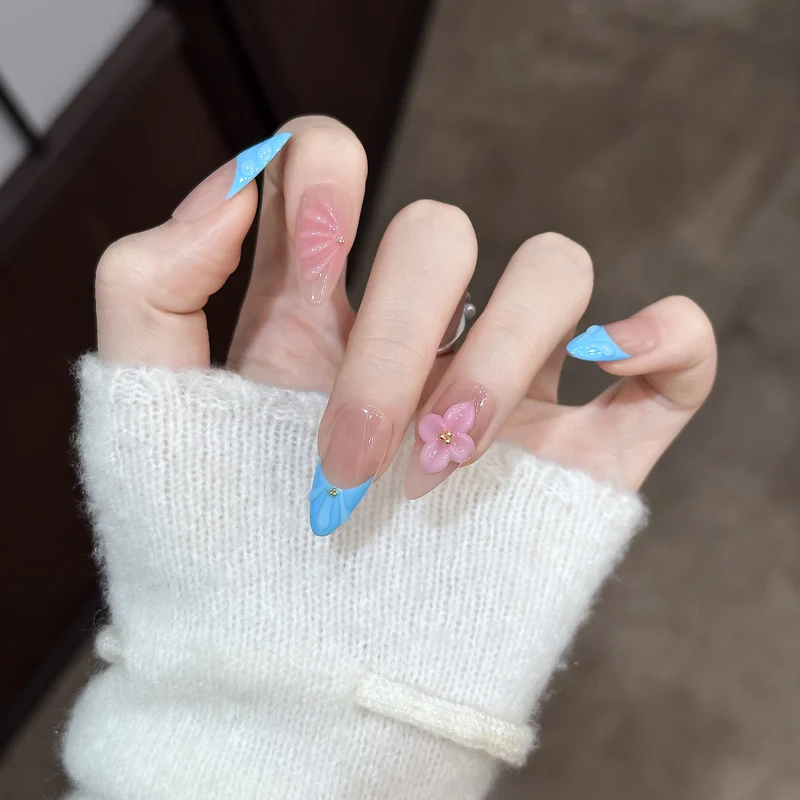 Kreatives Floral Press-On Nagelset