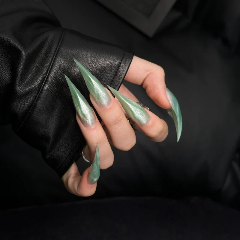 Künstlerisches Stiletto Press-On Nails Set
