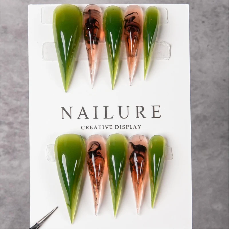 Künstlerische Stiletto Press-On-Nagelspitzen Set