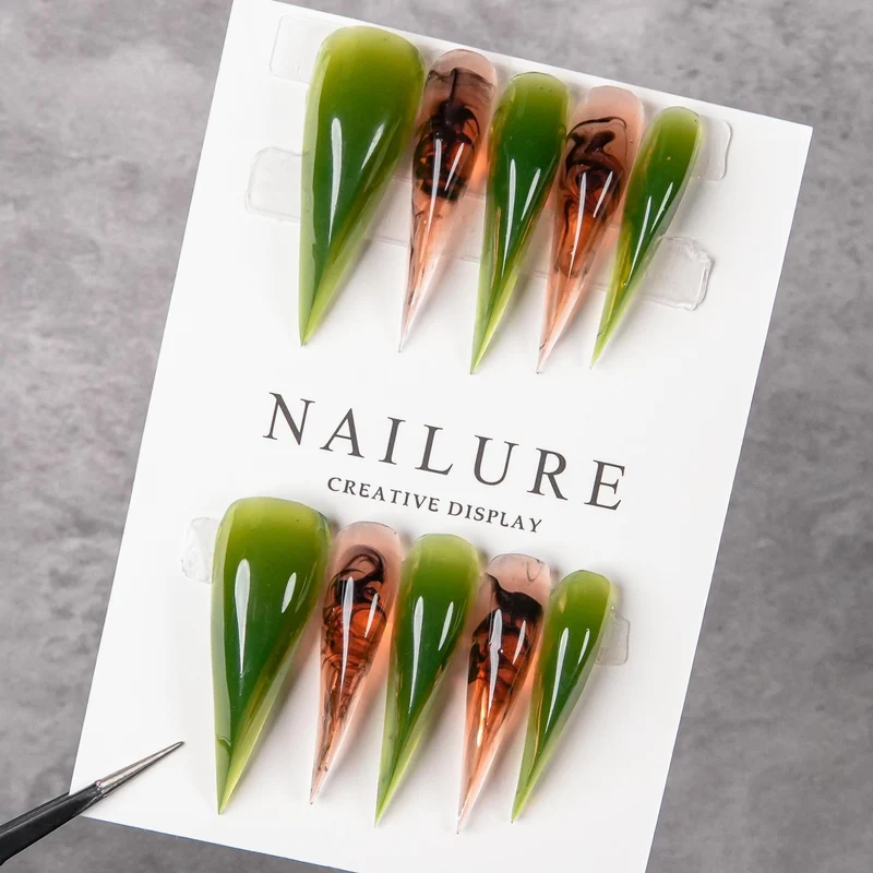 Künstlerische Stiletto Press-On-Nagelspitzen Set