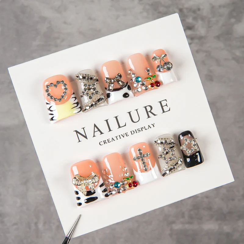 Kreative 3D Press-On Nagelkunst