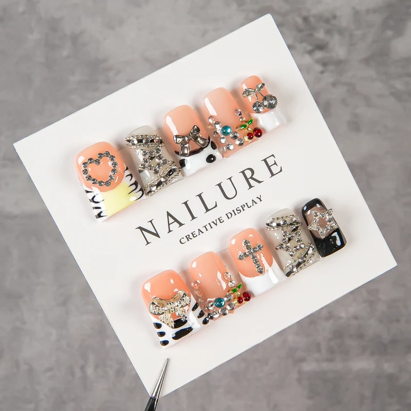 Kreative 3D Press-On Nagelkunst