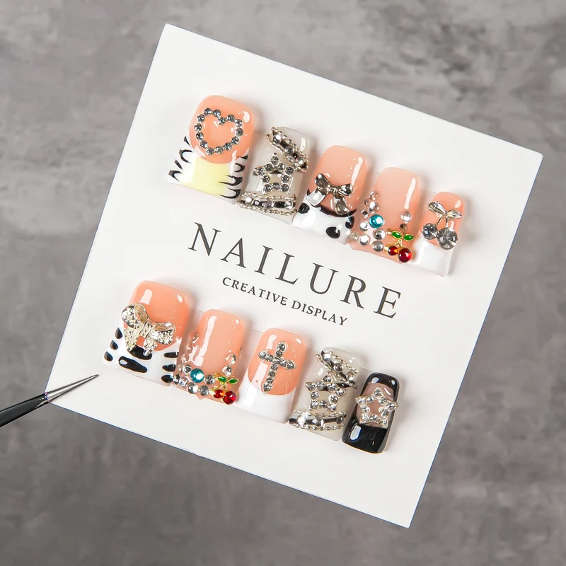 Kreative 3D Press-On Nagelkunst