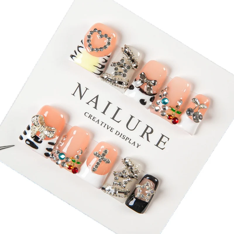 Kreative 3D Press-On Nagelkunst