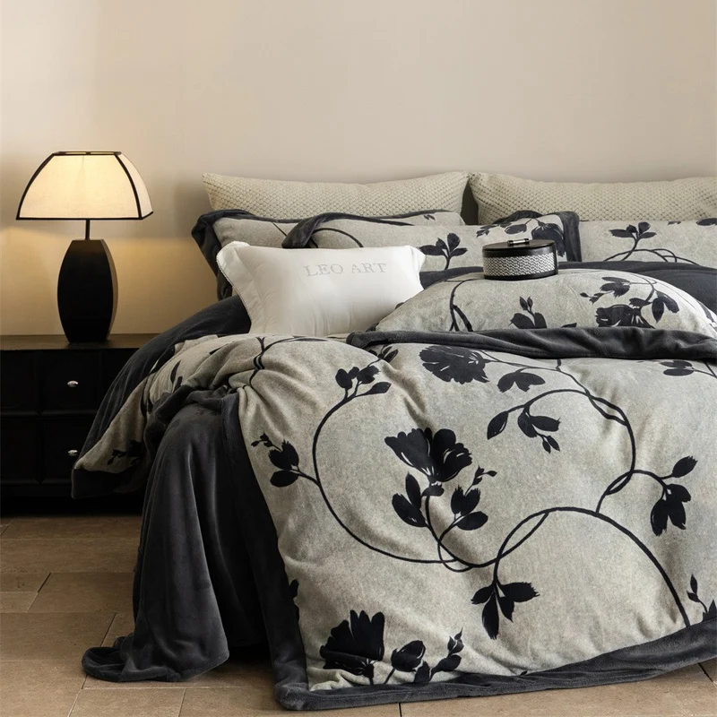 Luxuriöse Wendbare Bettwäsche-Garnitur mit samtiger Einfassung und abstraktem Ikat-Muster