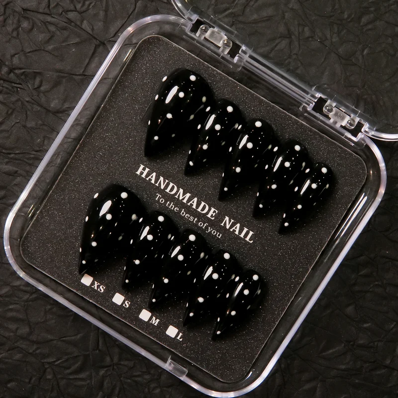 Künstlerisches Stiletto Press-On Nagelset