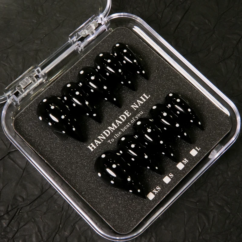Künstlerisches Stiletto Press-On Nagelset