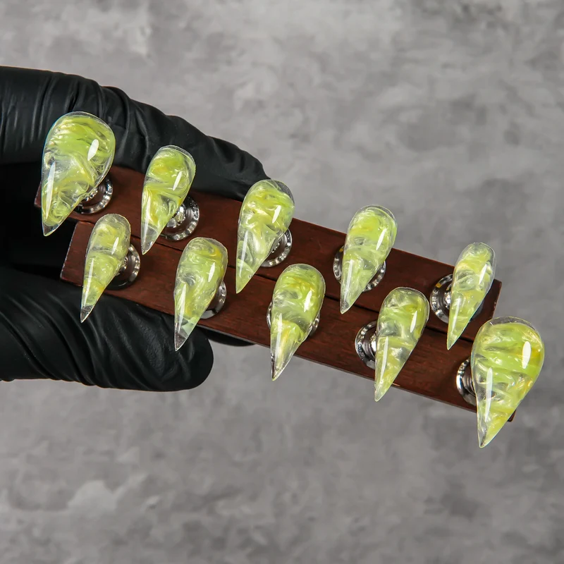 Künstlerisches Stiletto Press-On Nagelset 1791254754