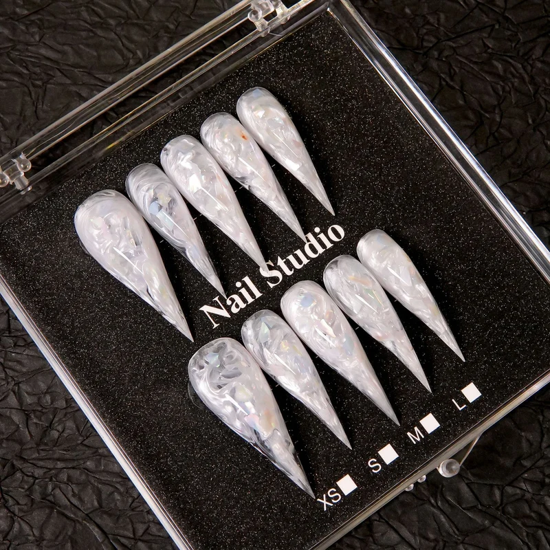 Künstlerische Stiletto Press-On Nagelverzierungen 1791254780