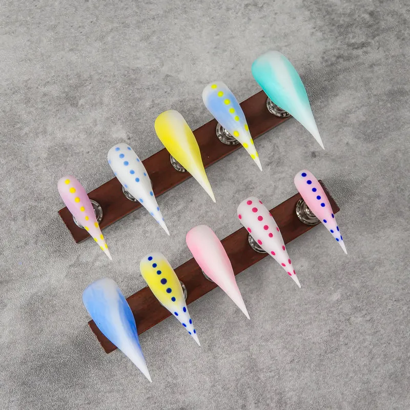 Künstlerisches Stiletto Press-On Nageldesign Set