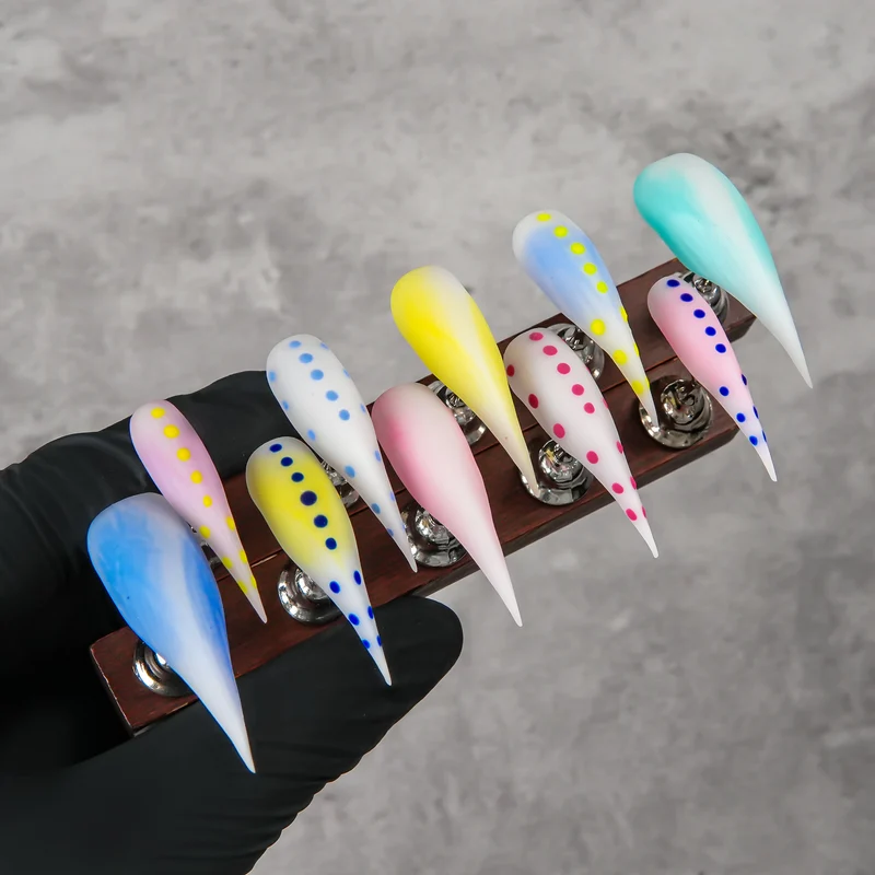 Künstlerisches Stiletto Press-On Nageldesign Set