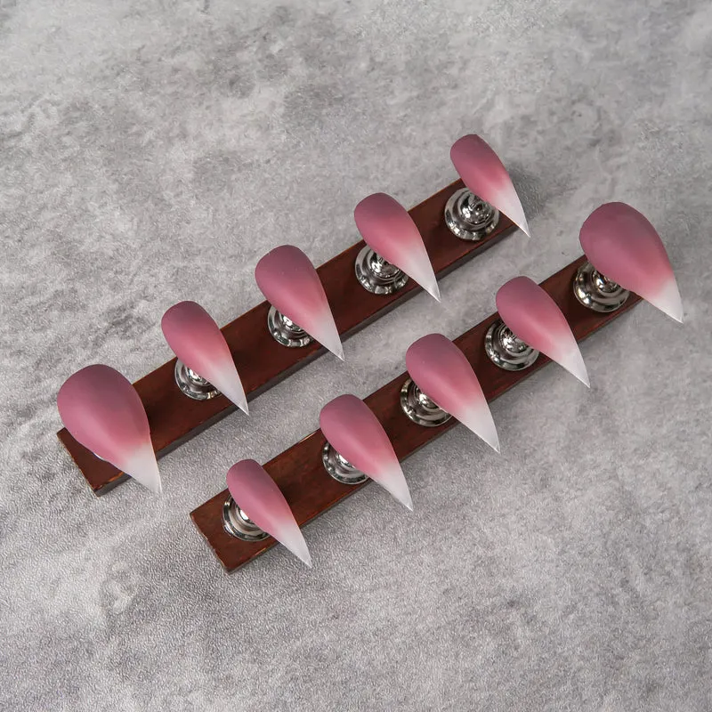 Künstlerische Stiletto-Nagelspitzen