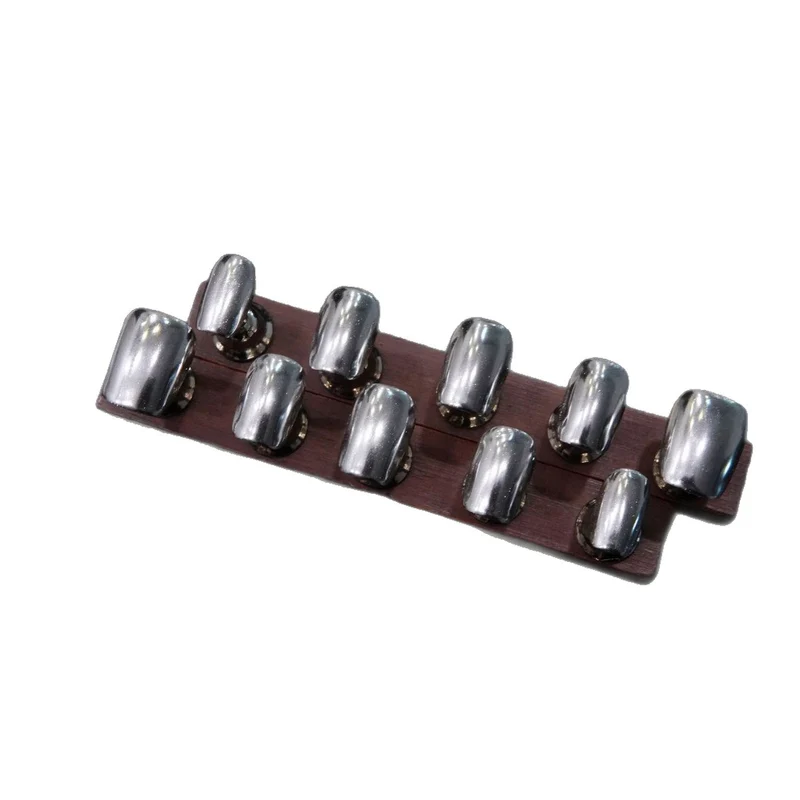 Künstlerische Metallnagelverzierungen