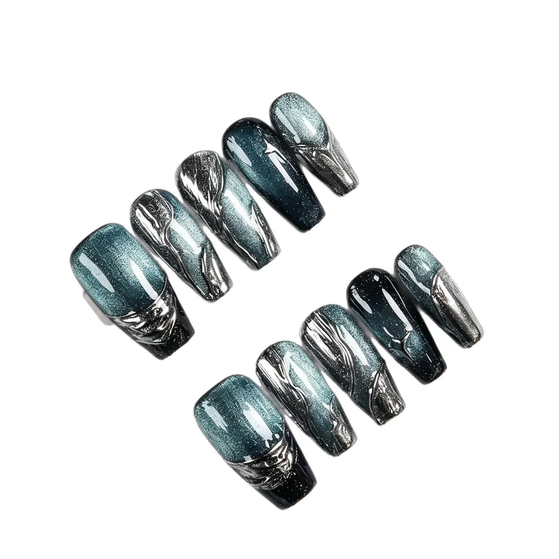 Künstlerische Press-On-Nagelspitzen mit Verlauf-Design