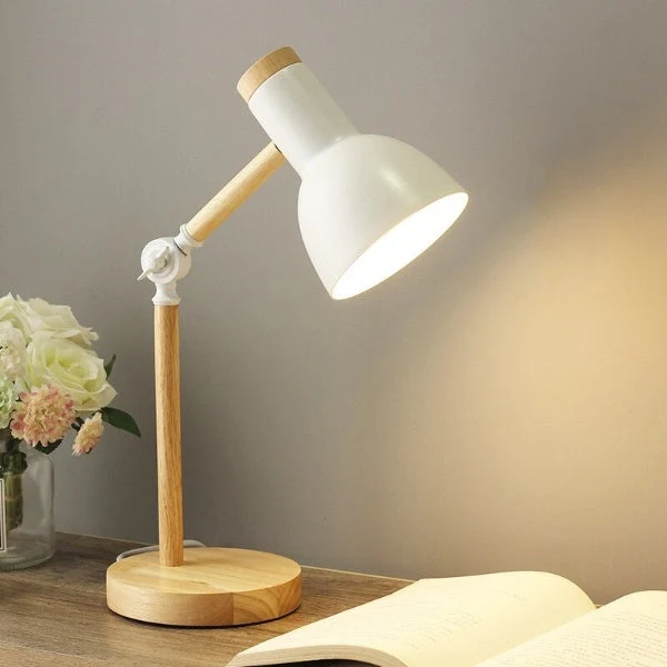Skanto | Nordische LED-Schreibtischlampe aus Holz