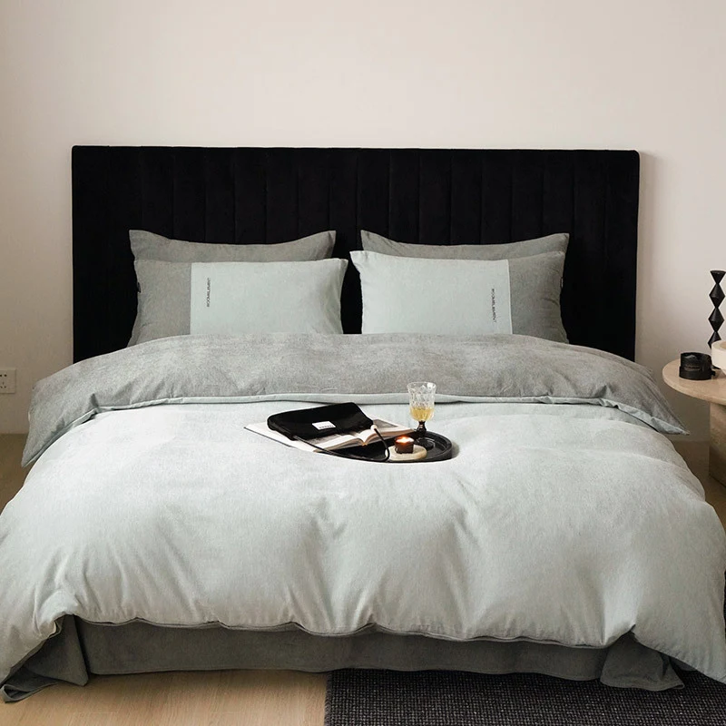 Hochwertige Wendbare Bettbezug-Garnitur aus Baumwoll-Mix mit Velours-Finish und verdecktem Reißverschluss