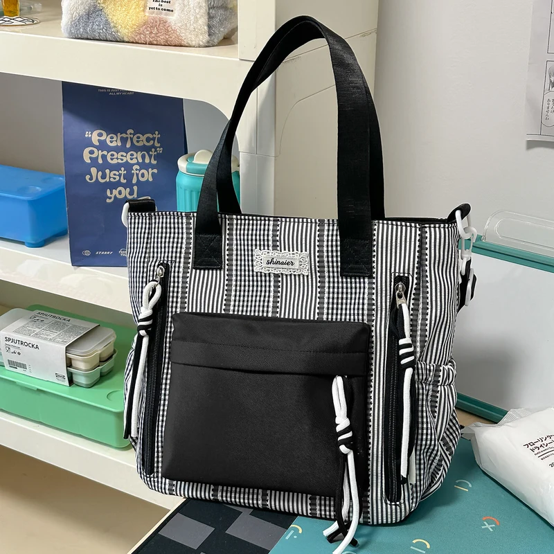 Multifunktionaler gestreifter Rucksack Karnz