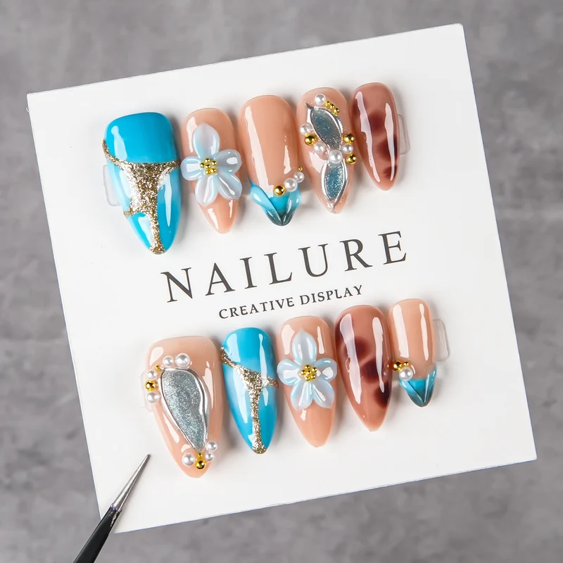 Künstlerisches Blumennagelset