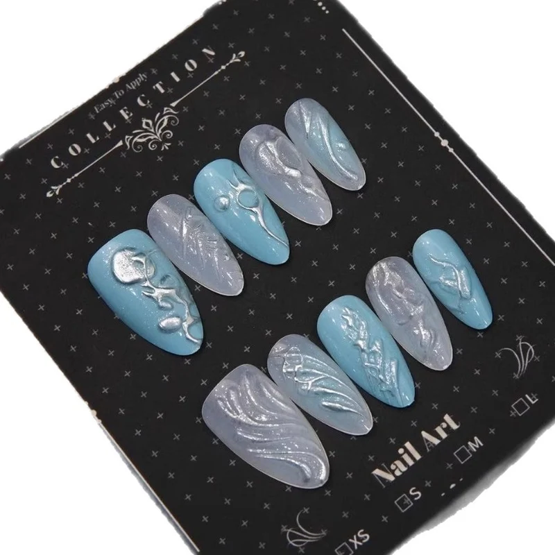 Künstlerische Press-On Nageldesigns