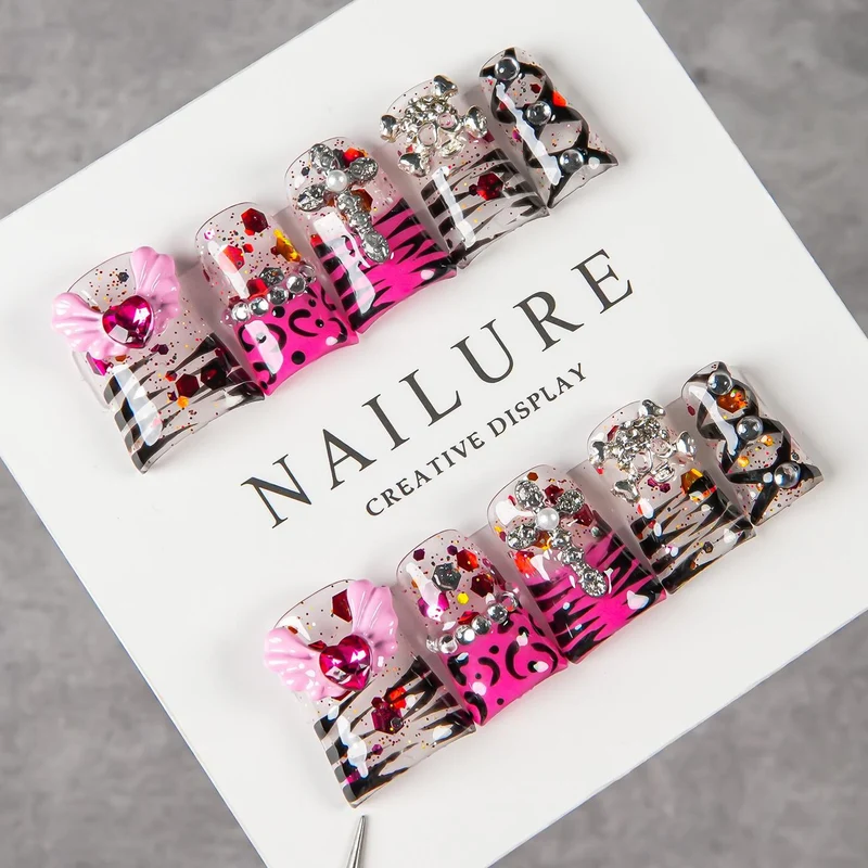 Künstlerisches Press-On-Nageldesign-Set