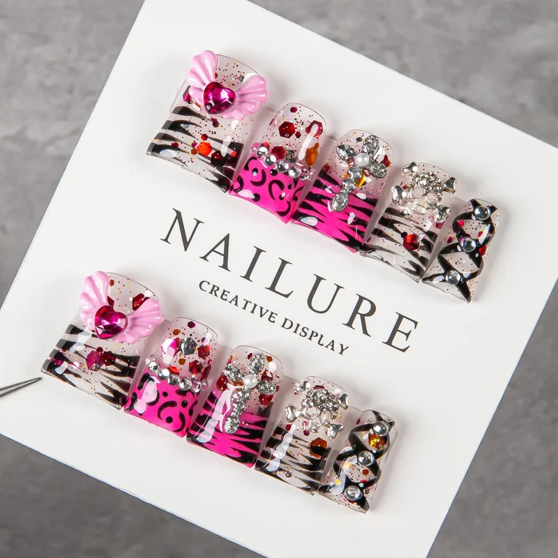 Künstlerisches Press-On-Nageldesign-Set