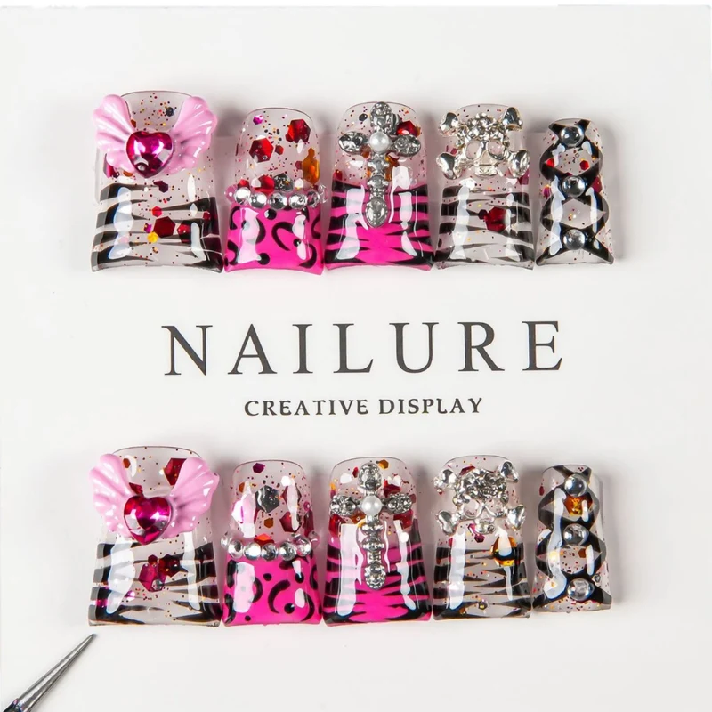 Künstlerisches Press-On-Nageldesign-Set