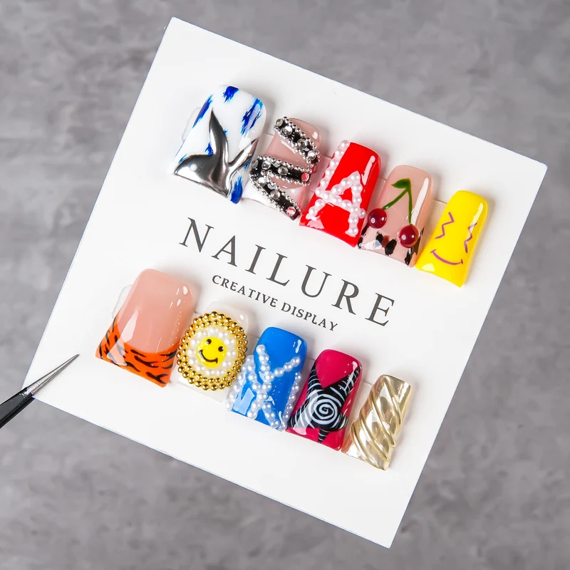 Künstlerisches Press-On Nagelkunst Set