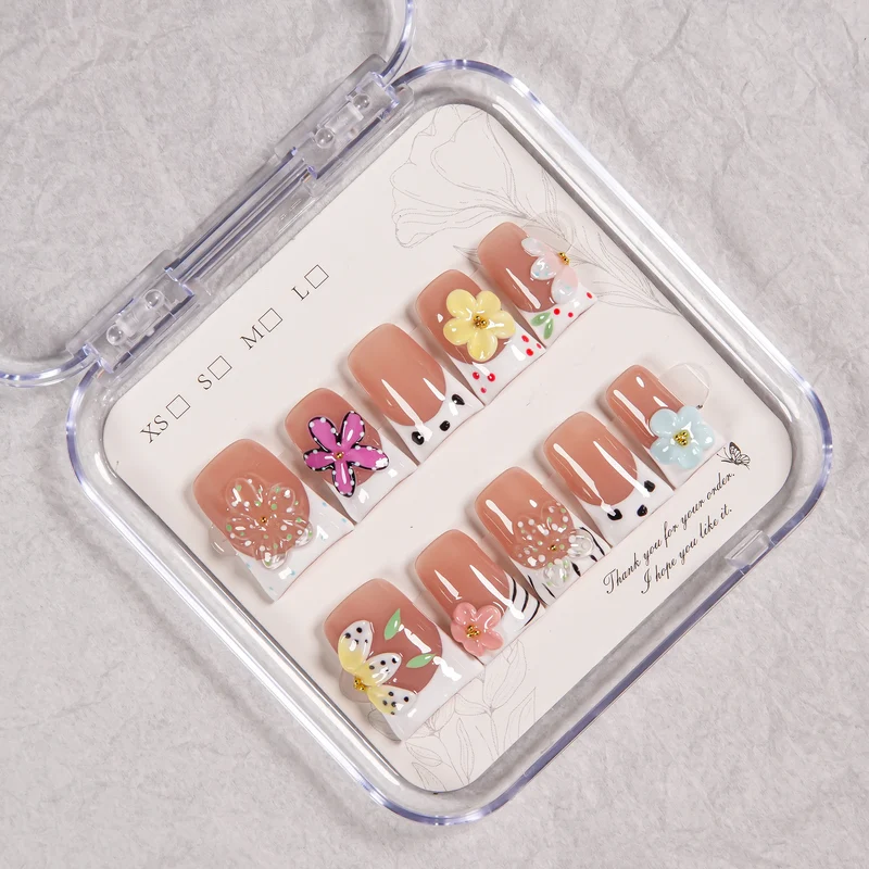 Künstlerisches Blumendesign Press-On Nägel
