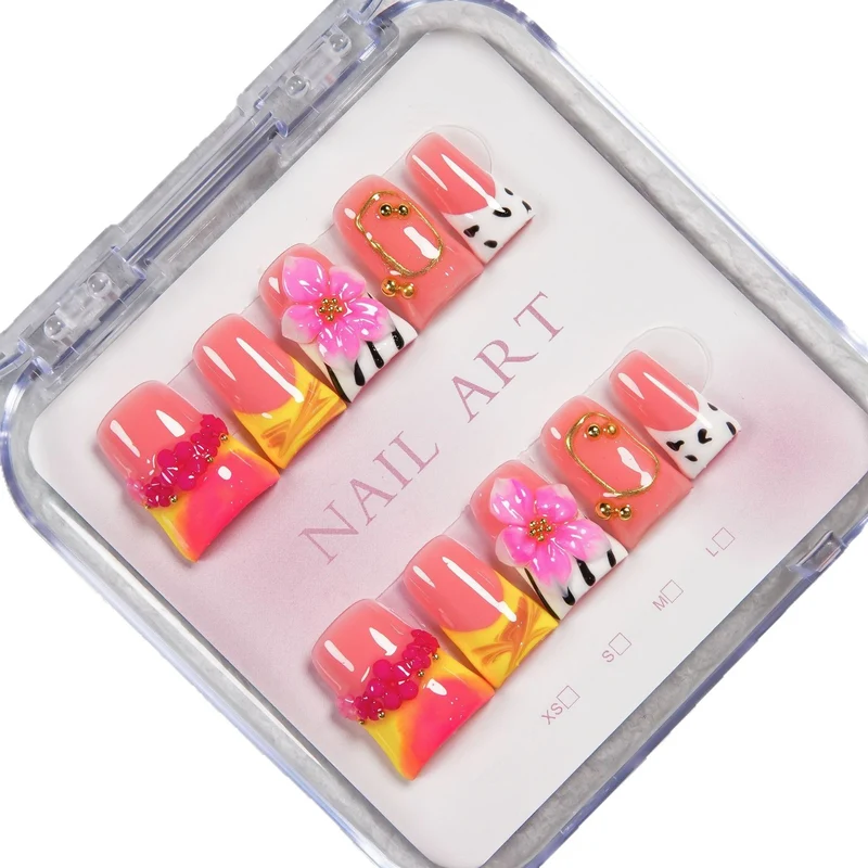 Künstlerische Nagelverlängerungen