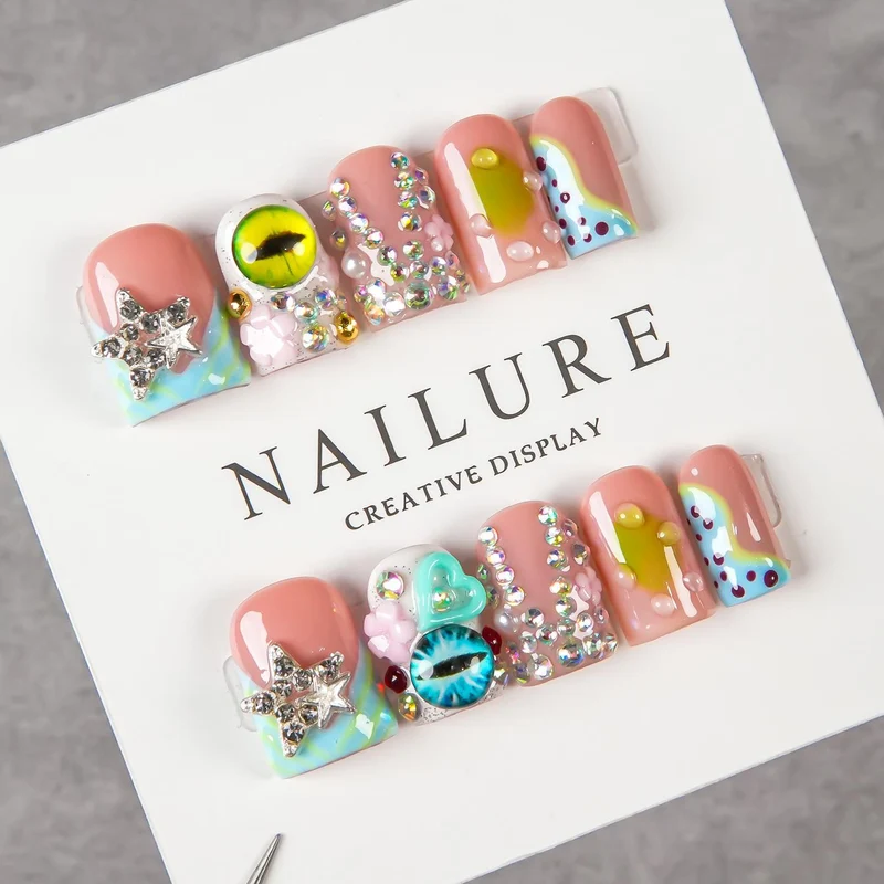 Künstlerische Nagelkunst Kreationen