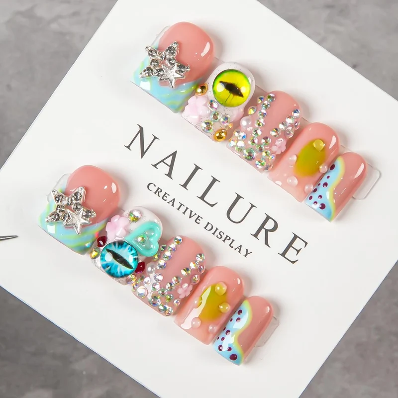 Künstlerische Nagelkunst Kreationen