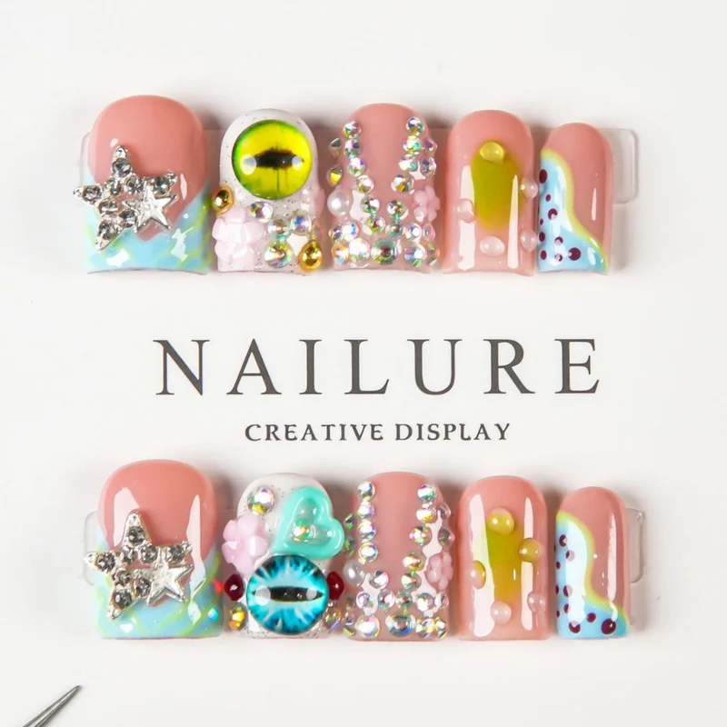 Künstlerische Nagelkunst Kreationen