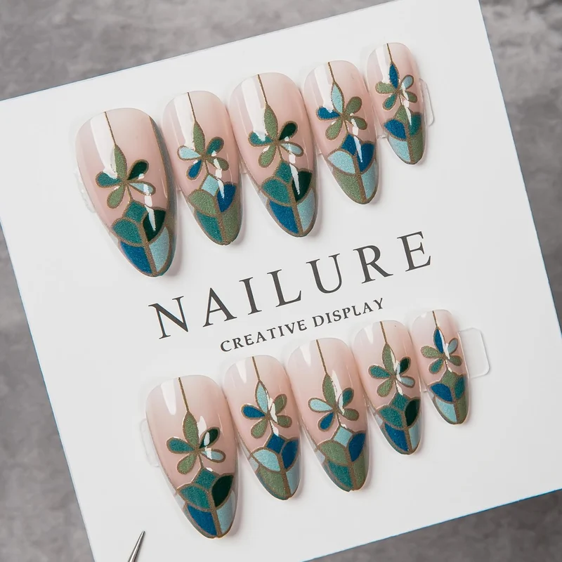 Künstlerisches florales Design Press-On Nagelset 1791255046