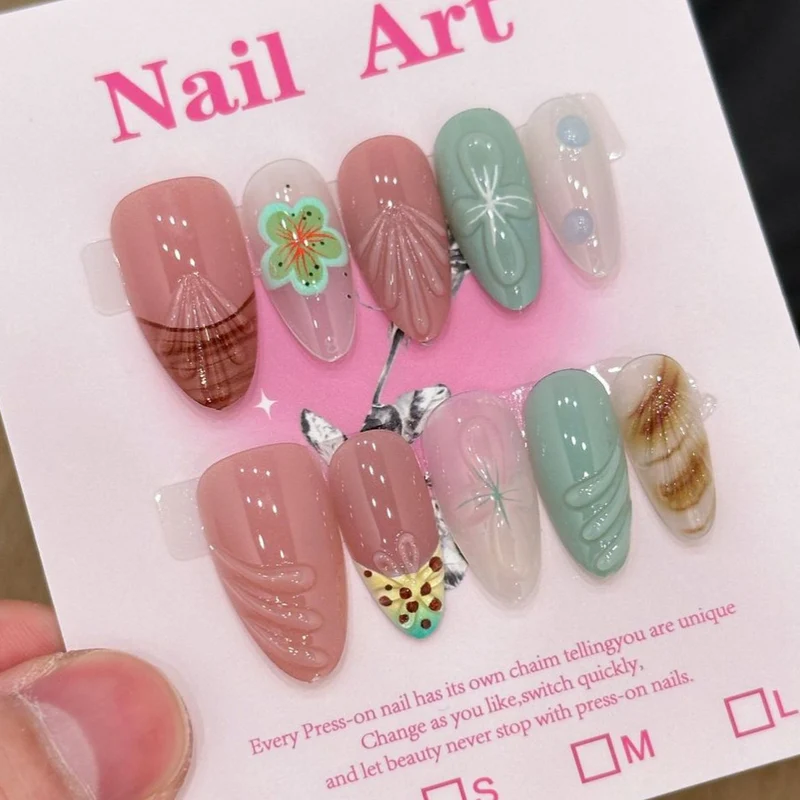 Künstlerisches Floral Press-On Nail Set