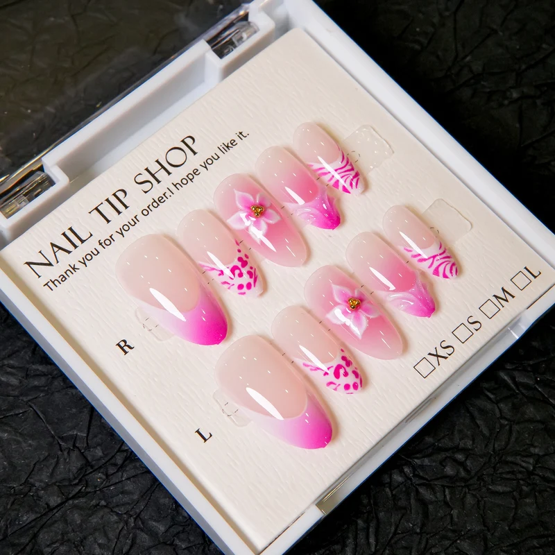 Künstlerische florale Druck-Nagelverstärkungen