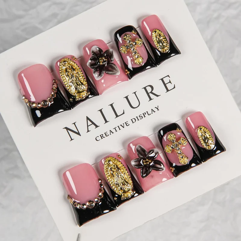 Künstlerisches verziertes Press-On-Nagelset
