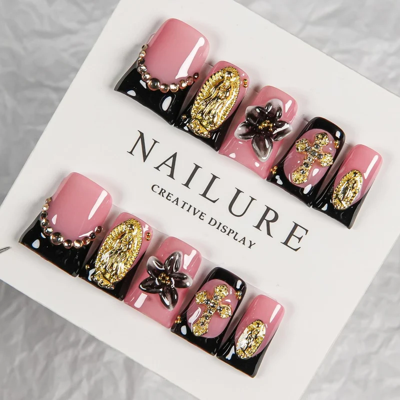 Künstlerisches verziertes Press-On-Nagelset