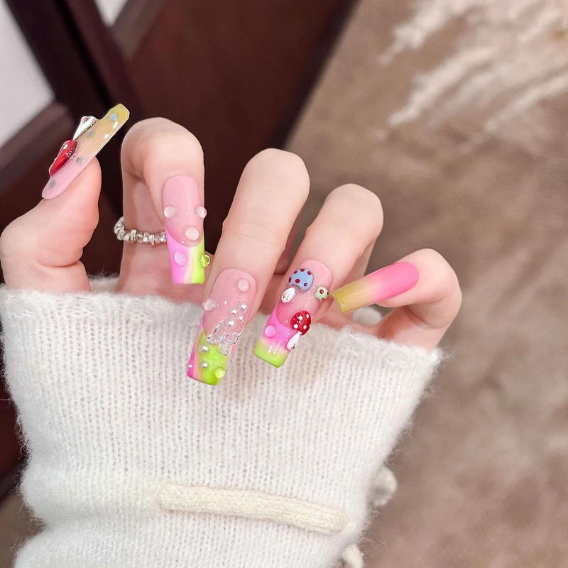 Künstlerische dekorative Press-On Nagelspitzen