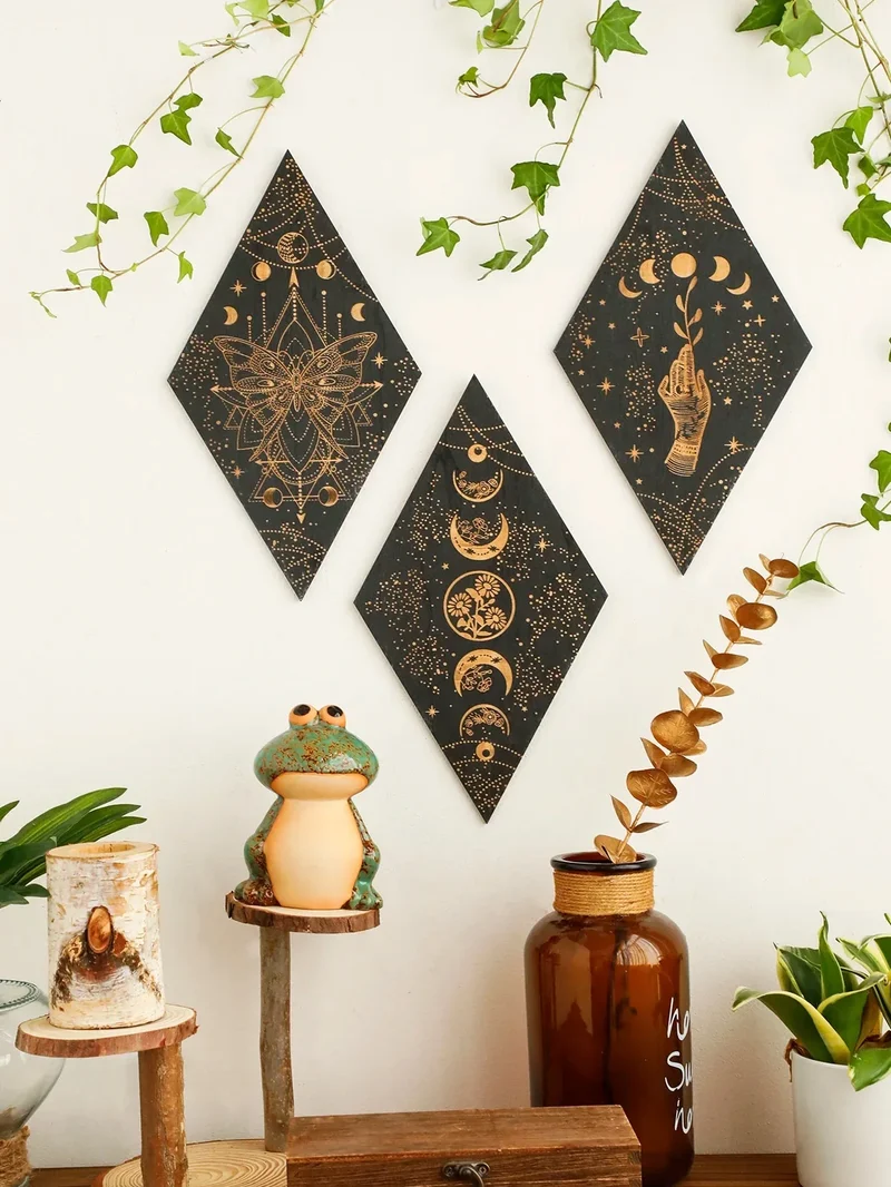 Skanto | Schwarze Mondphasen Holz Wanddeko Rhombus Wandkunst Boho Heimdeko Hexen Wandteppich Dekoration Raumdeko Ästhetisches Geschenk