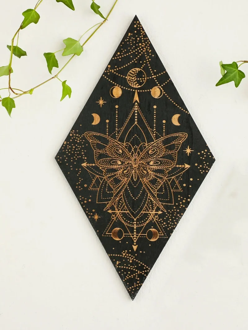 Skanto | Schwarze Mondphasen Holz Wanddeko Rhombus Wandkunst Boho Heimdeko Hexen Wandteppich Dekoration Raumdeko Ästhetisches Geschenk