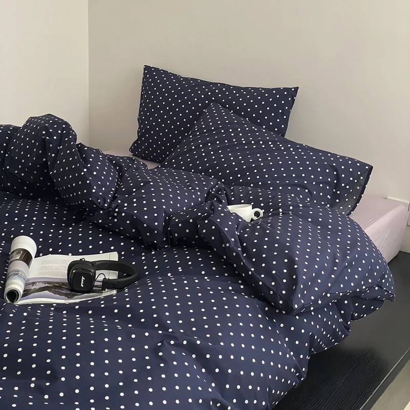 Baumwoll-Perkal-Bettwäschegarnitur mit minimalistischem Punktmuster und Hotelverschluss