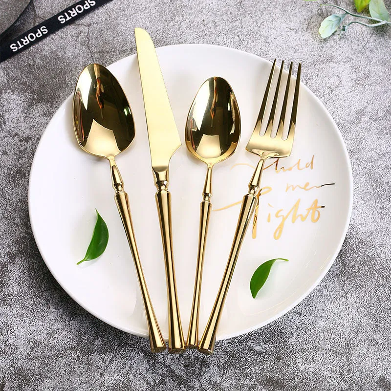 Skanto | Klassisches Edelstahl-Set mit eleganten Griffen