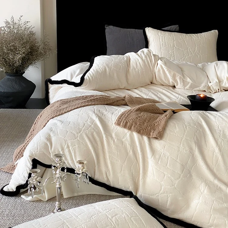 Luxuriöses Jacquard-Bettwäscheset mit strukturierter Reliefsteppung und Kontrastpaspel