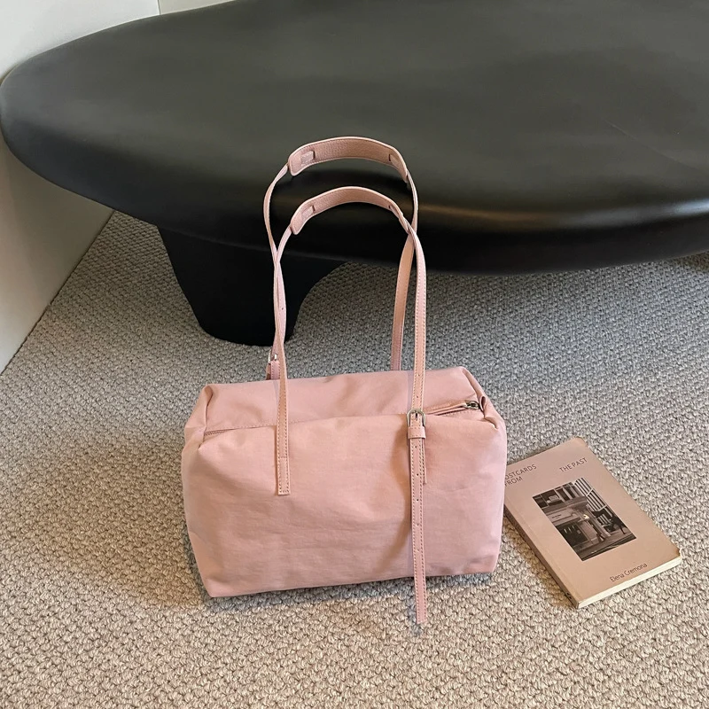 Minimalist Reis Duffel Tasche Karnz