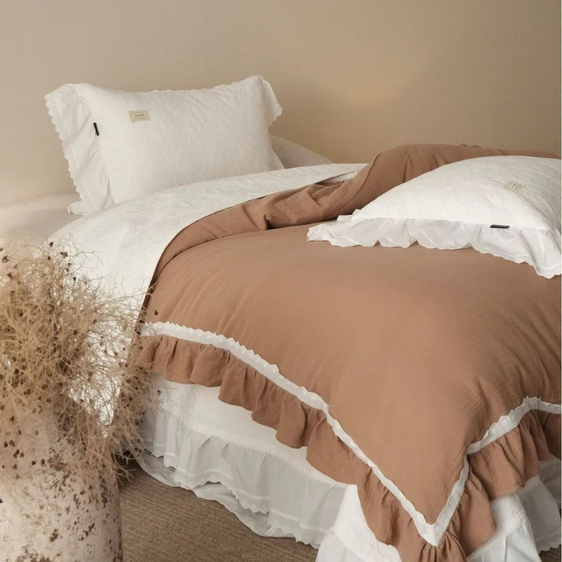 Baumwoll-Gauze Bettbezuggarnitur mit Volant und zarter Spitzenkante