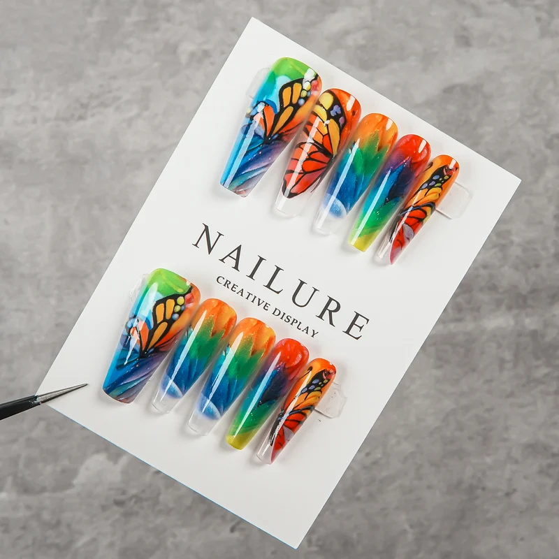 Künstlerisches Schmetterlingsdesign Drucknägel