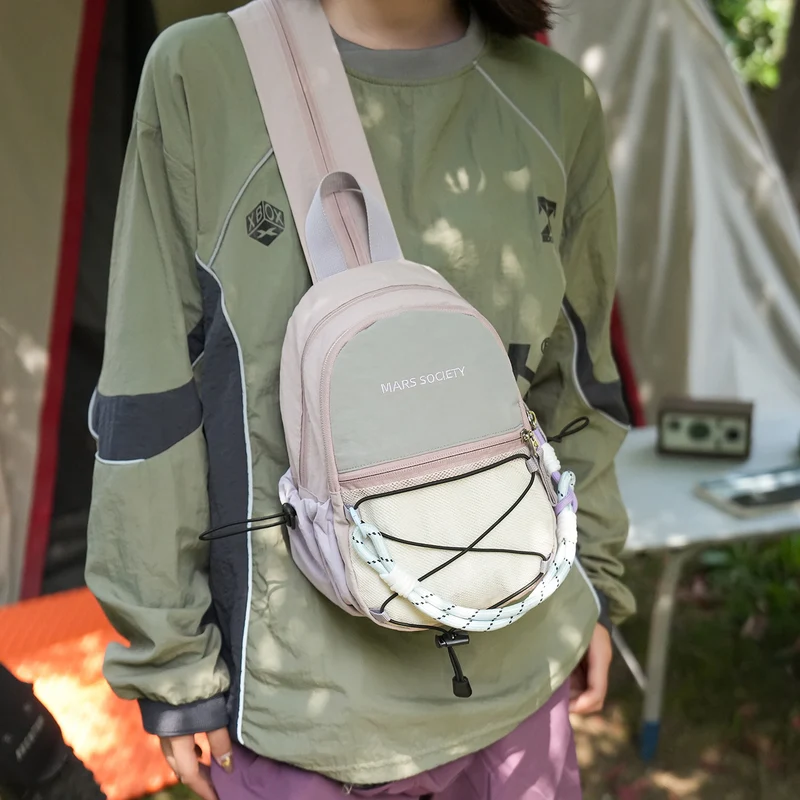 Leichtgewichtige Mehrfachtaschen-Schultertasche Karnz