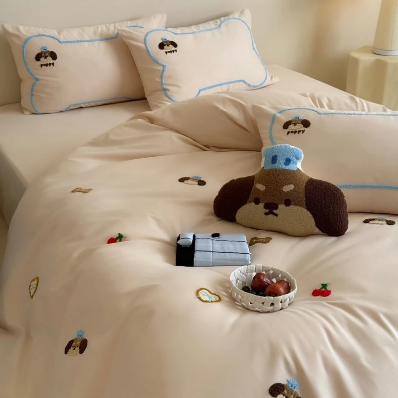 Kinder-Bettwäsche-Set mit Chenille-Teddystickerei und Kontrastkeder