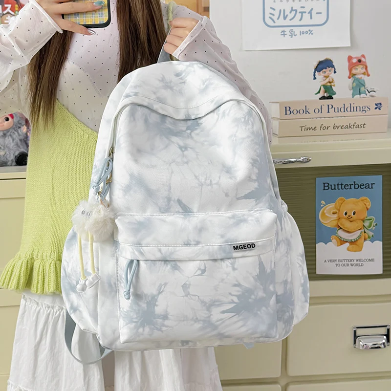 Leichte Freizeit-Rucksack mit Plüsch-Schlüsselanhänger Karnz