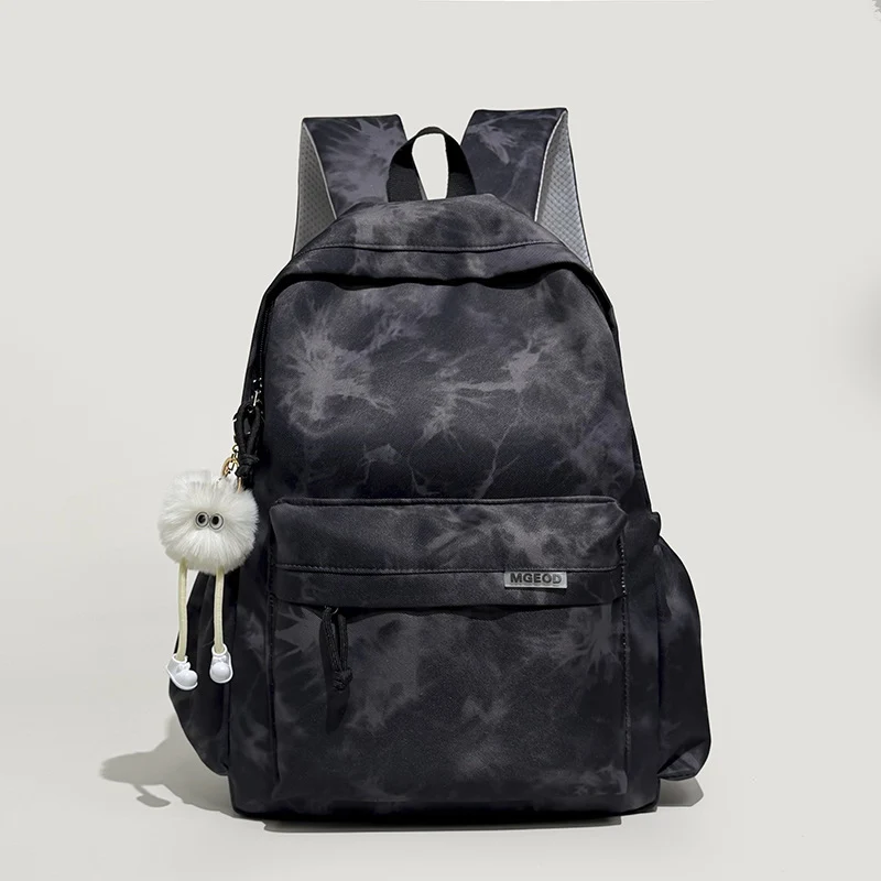 Leichte Freizeit-Rucksack mit Plüsch-Schlüsselanhänger Karnz